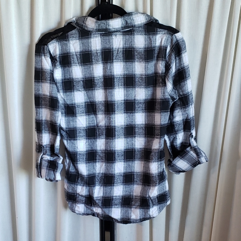 Ultra Flirt size medium black/white plaid lace top - Picture 2 of 4